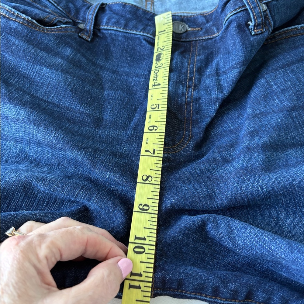 Kut from the Kloth Size 16 Chloe Boyfriend Short Denim Dark Wash Distressed - Picture 15 of 16